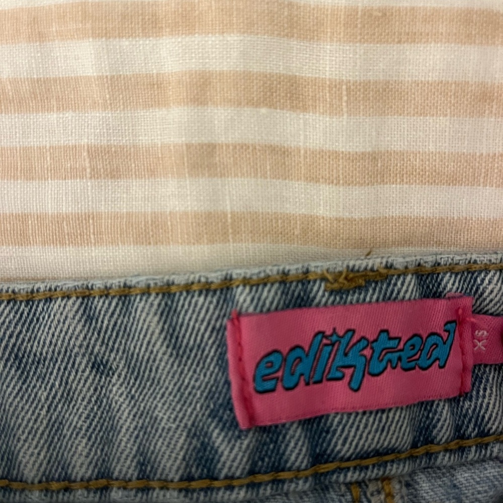 Edikted Low Rise Wide Leg Jeans - Picture 5 of 5